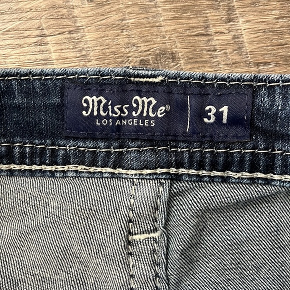 Miss Me mid-rise bootcut jeans, size 31x 31.5, medium wash - Picture 4 of 10